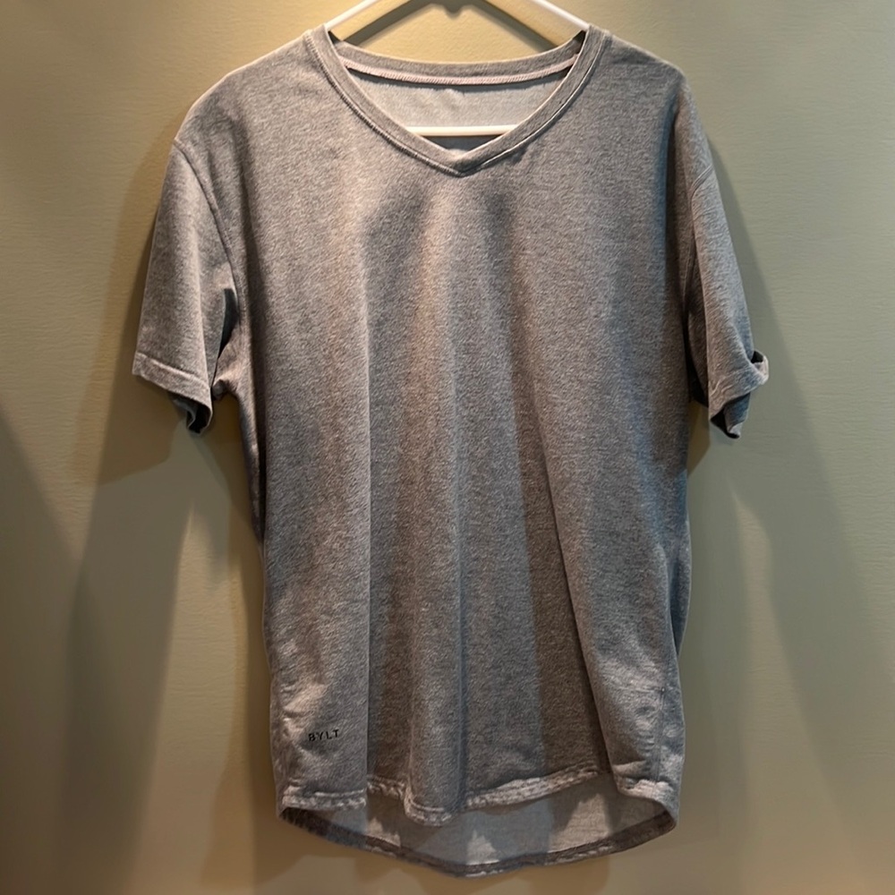 BYLT Basics gray V-neck t shirt